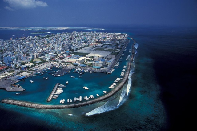  Ocean city Maa-Lay) – the capital and largest city of the Republic of Maldives.  Ocean_18