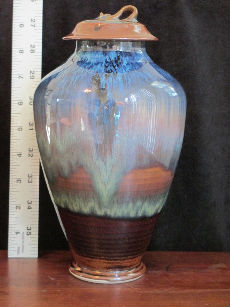 Please help me id this beautiful urn/lidded pot Img_2812