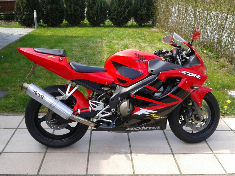 Bonjour tout le monde ! Cbr60010