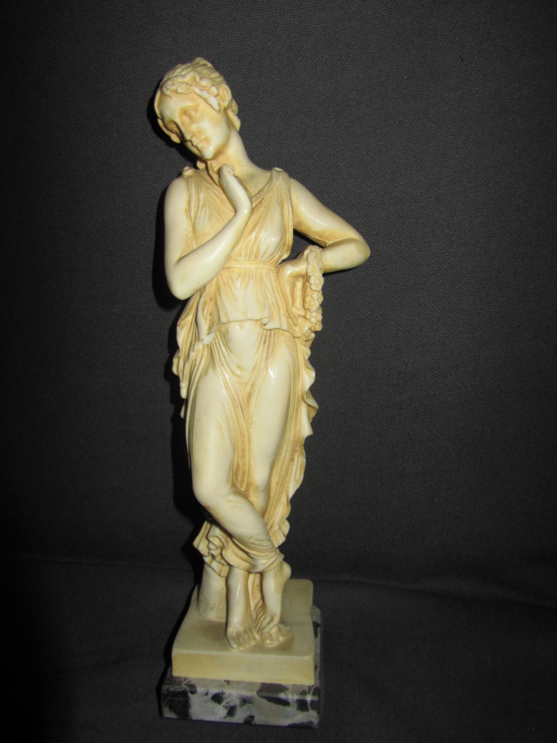 Statuette de Gino RUGGERI en ivoirine. Img_2311