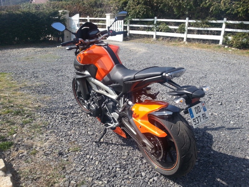 Givi - MT 09 orange + poly JMV et bagagerie GIVI 20140314