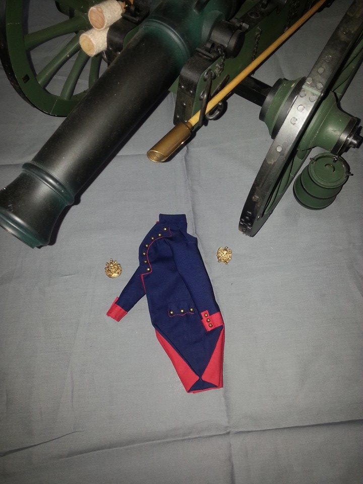 veste habit 1805 artillerie et ses plaques de shako. 16097910