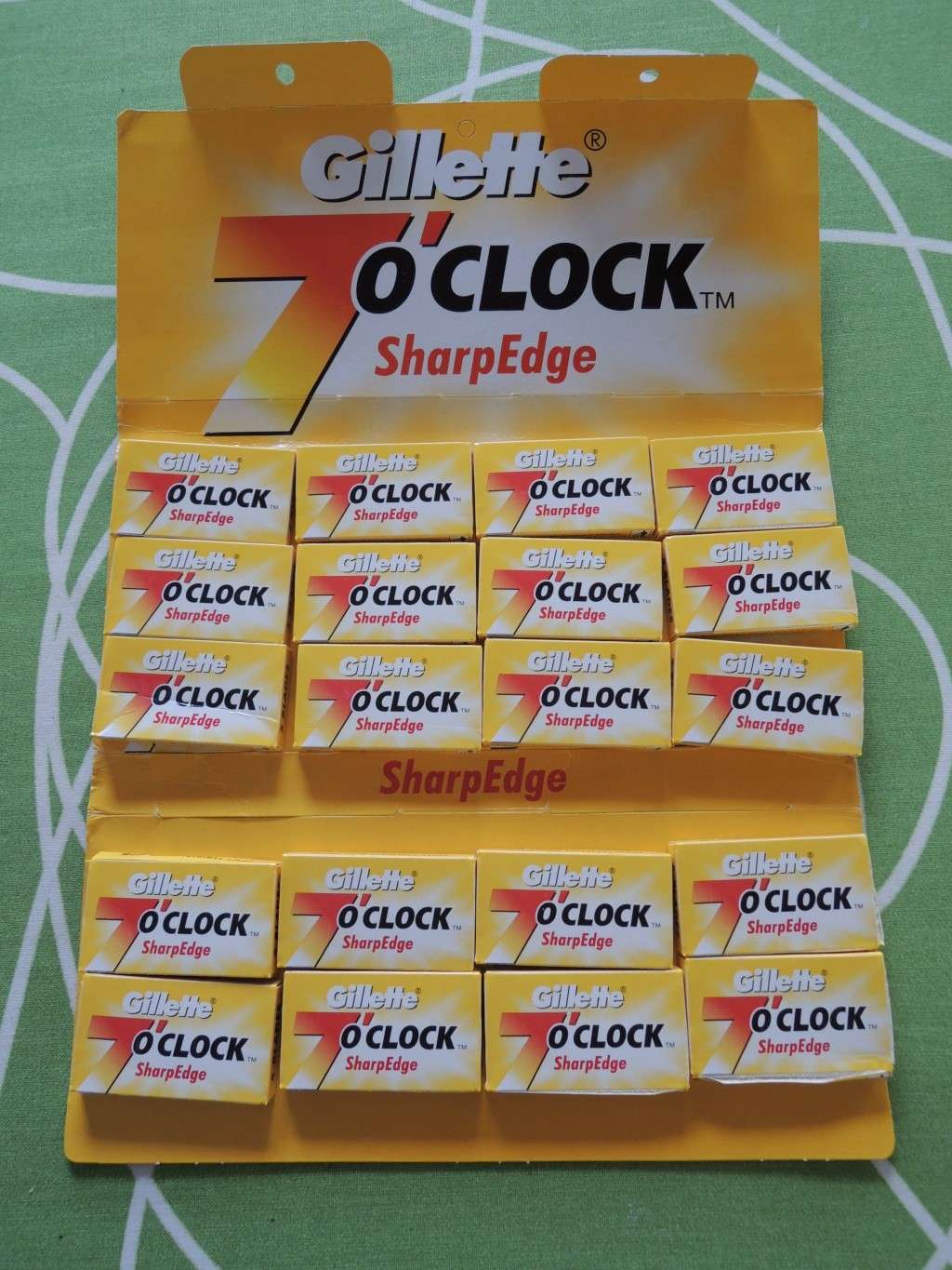 Gillette 7 O'Clock sharp edge (jaune) - Page 5 Dscn0011