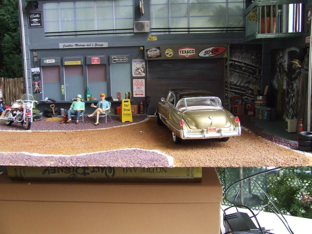 Diorama automobile cadillac ouvert a tous  3910