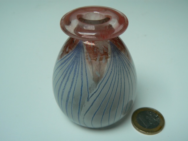 Petit vase verre signé Vera Walther. (Allemagne contemporain) 05310