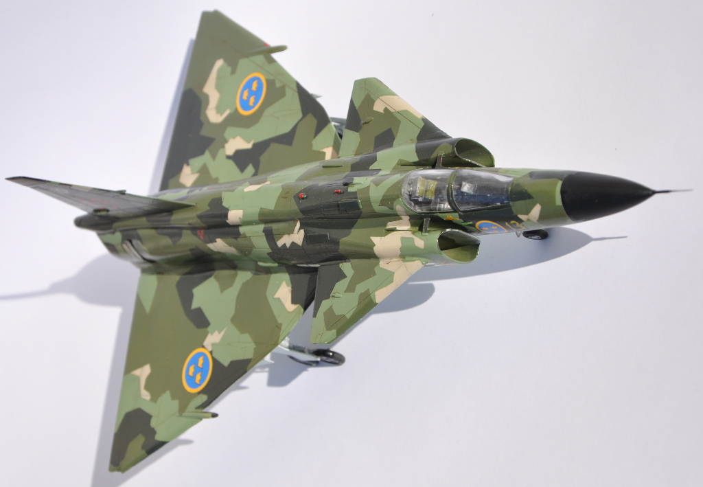 SAAB JA-37 JAKTVIGGEN  [ESCI] 1/48 Red_ds14