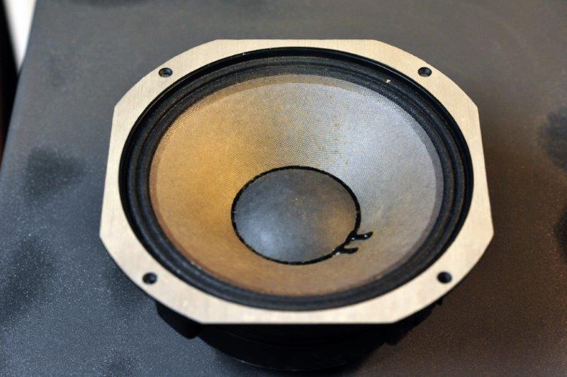Limited Production By Willy Peters : Epicure 38/5 , des enceintes qui ont encore une âme Jbl_2111