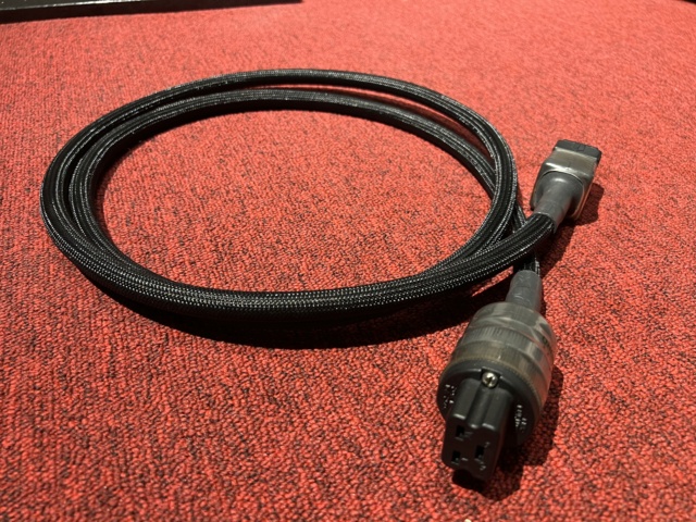 Harmonic Technology Pro AC11 (20A) Power Cable (Used) Img_8111