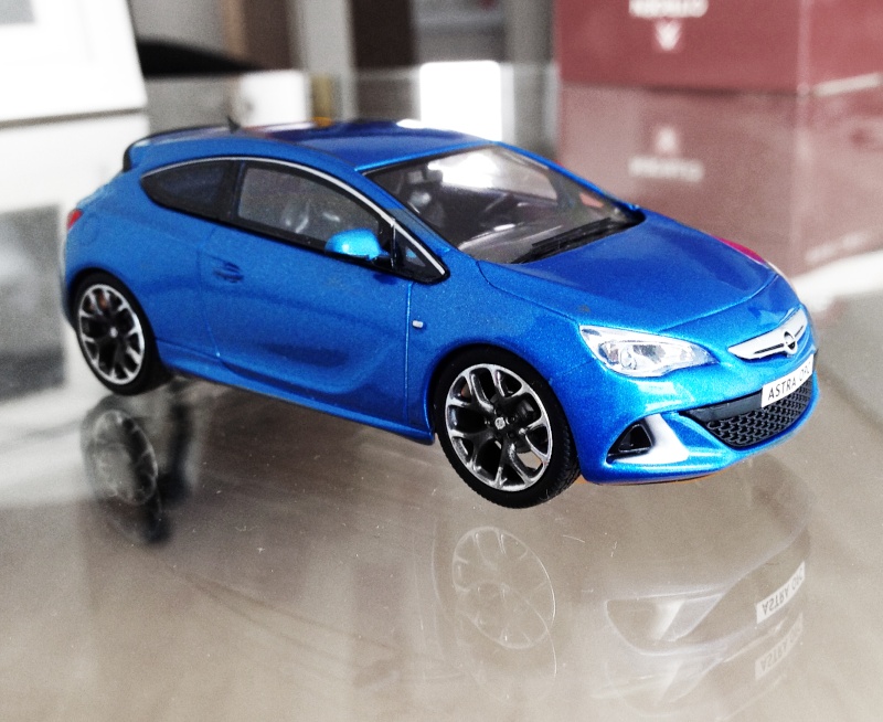 1/43 [MOTORART] Opel ASTRA J OPC Img_0910