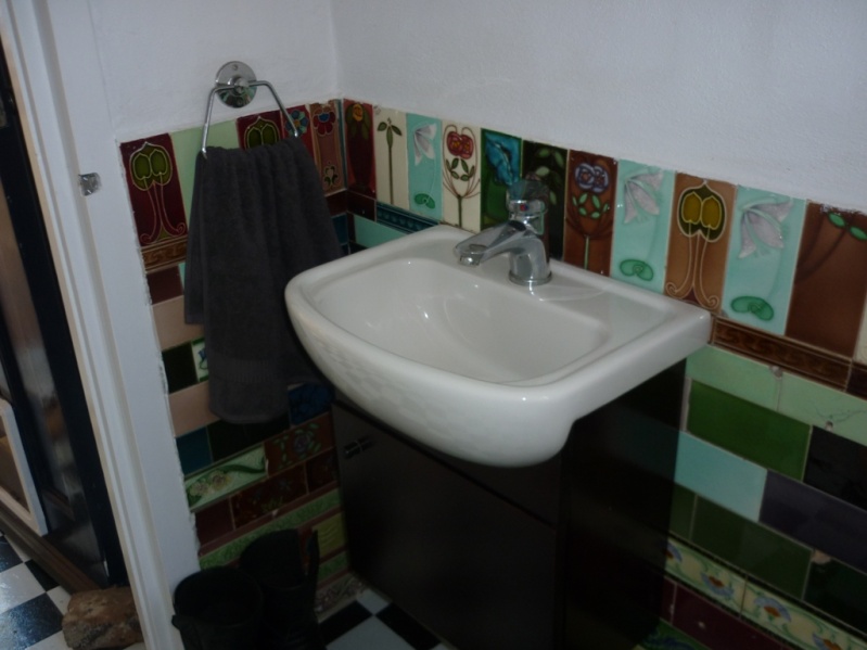 Origin of these Bathroom Tiles?  Bathro17
