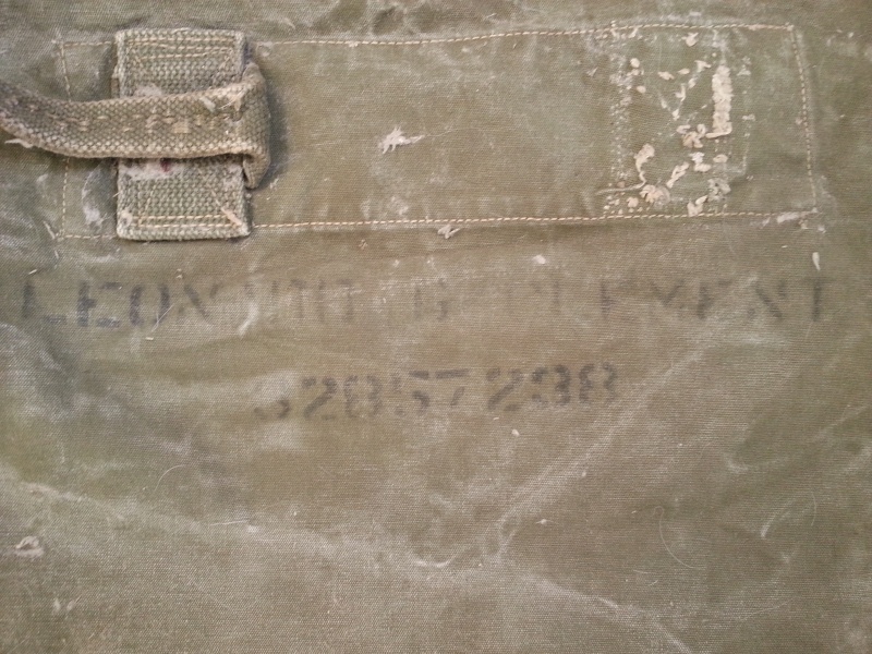 identification code couleur et soldats sur un sac us trouvé en normandie 20140518