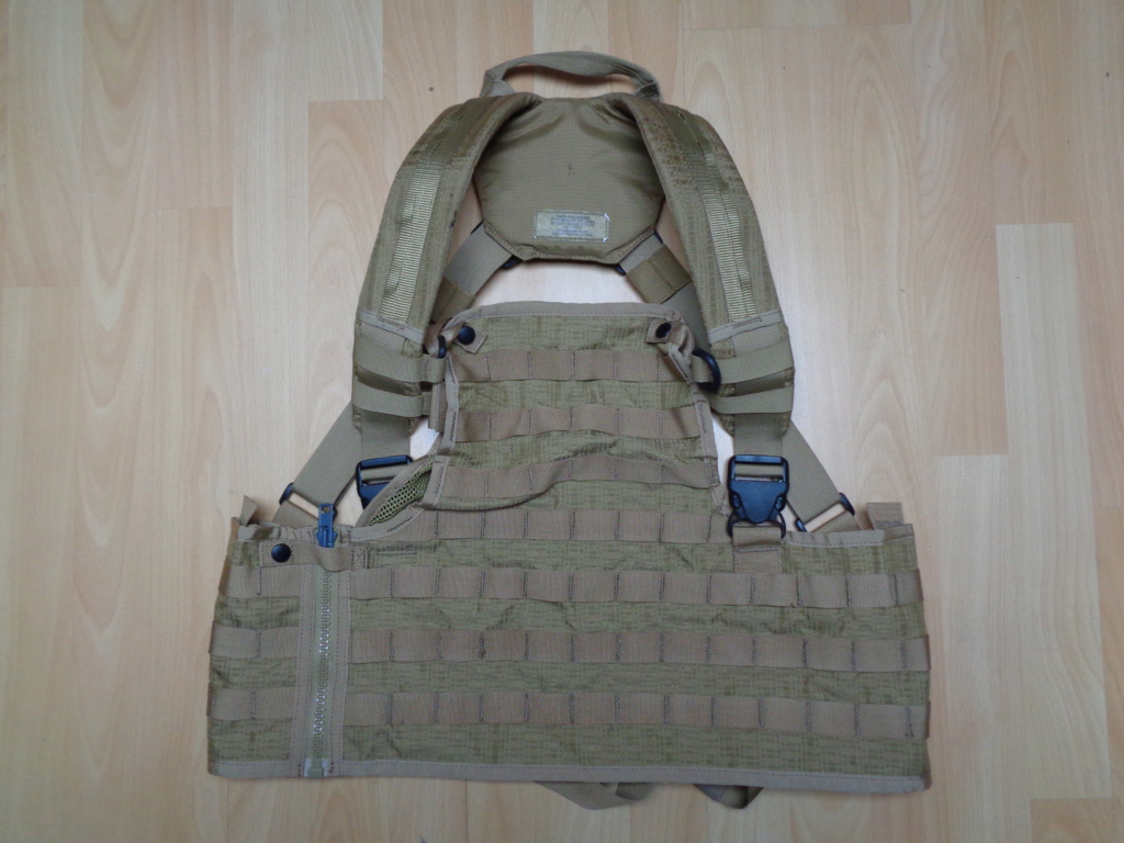 Dutch uniform and body armor as used in Mali, Fibrotex Fightex and Profile Equipment Moral SF, and more related gear (Profile, Diamondback) Dsc01222