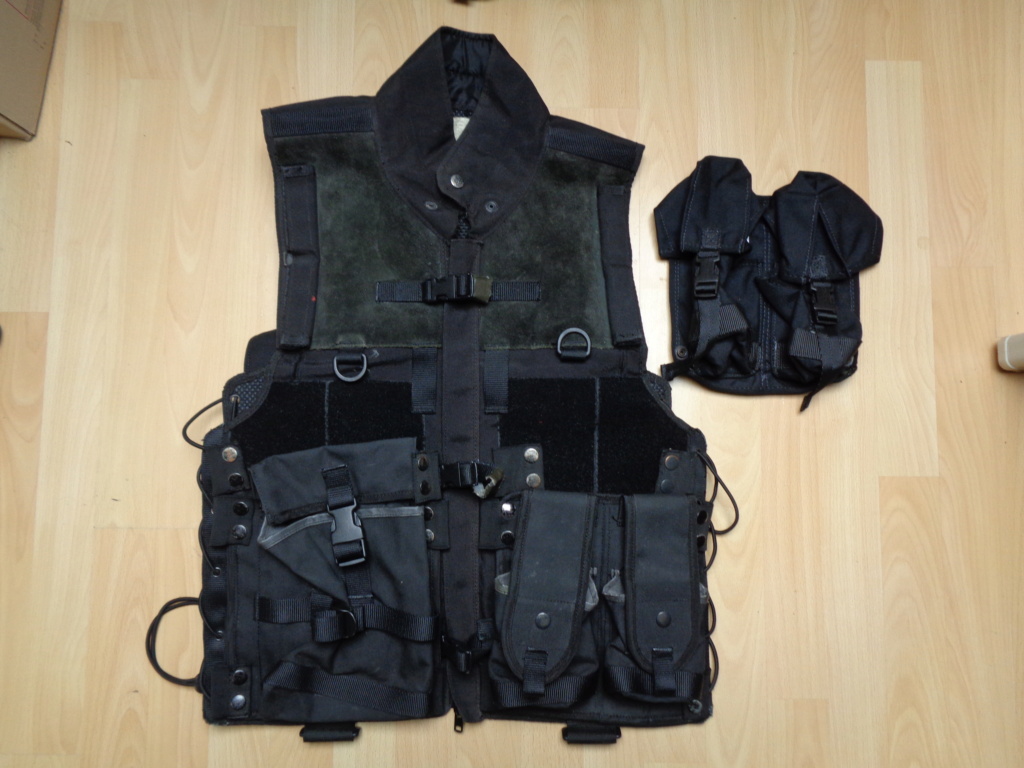 Dutch KCT and BBE CT vests (And possibly later also the KMAR type) Dsc05936