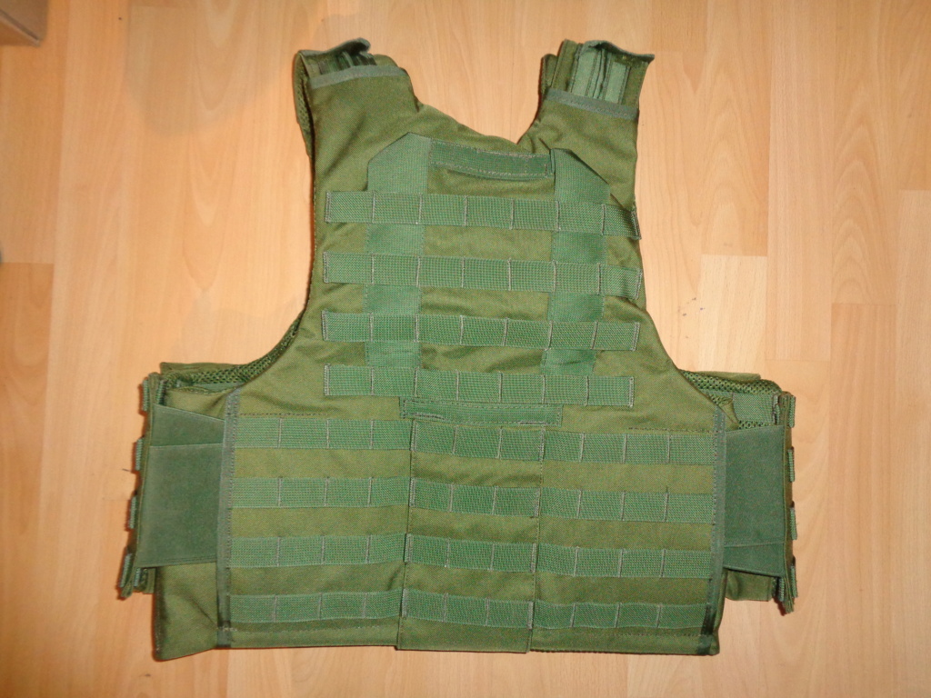 Dutch uniform and body armor as used in Mali, Fibrotex Fightex and Profile Equipment Moral SF, and more related gear (Profile, Diamondback) Dsc06044