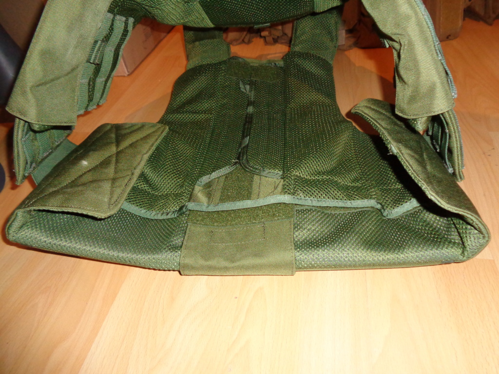 Dutch uniform and body armor as used in Mali, Fibrotex Fightex and Profile Equipment Moral SF, and more related gear (Profile, Diamondback) Dsc06045