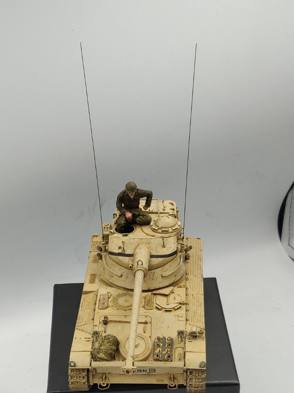 AMX 13/75 opération Mousquetaire Suez 1956 Takom 1/35 + Diorama - Page 4 Img_4078