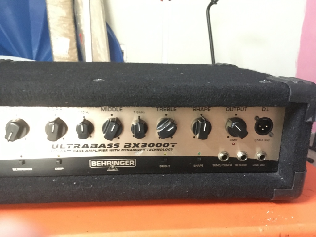 Vendo: Cabeçote Behringer UltraBass BX3000T 310