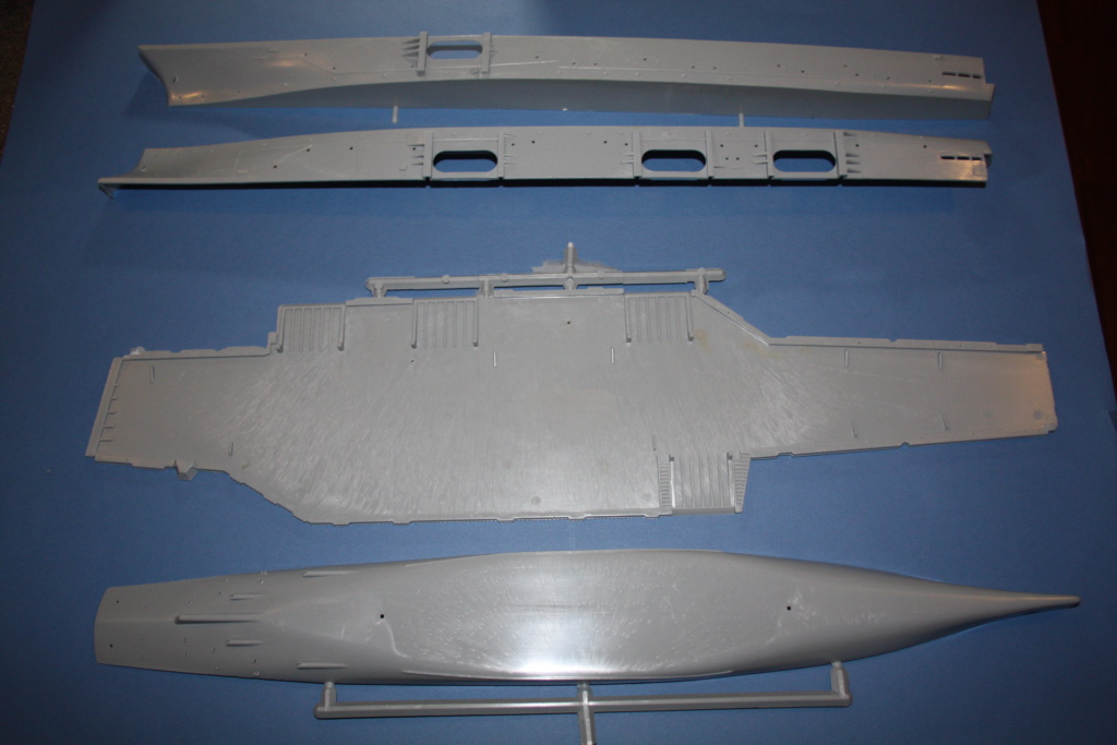 Porte-avions USS FORRESTAL 1/600ème Réf 81065 Revue_31