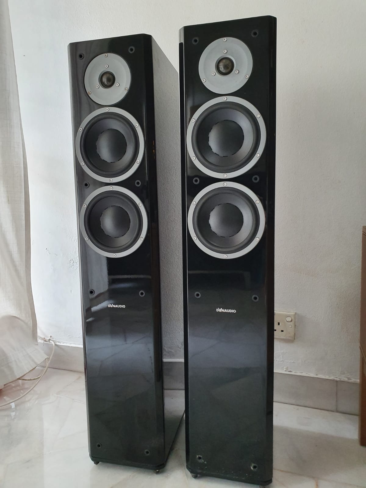 Dynaudio hotsell focus 260
