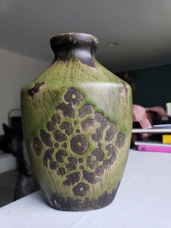 Small Green/Black Vase. Vase10