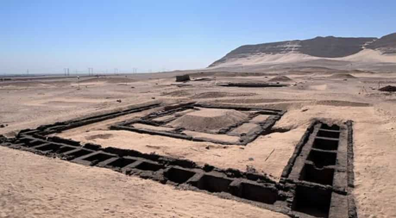 Des archéologues découvrent des restes de vin vieux de 5 000 ans dans une ancienne tombe égyptienne 0-37