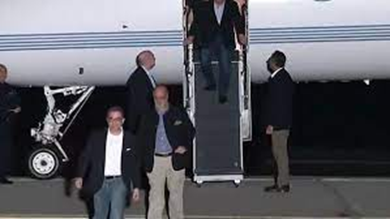الأمريكي عماد شرقي الذي تم إطلاق سراحه في صفقة تبادل للسجناء في إيران بقيمة 6 مليارات دولار يكشف عن تعذيب نفسي مروع خلال خمس سنوات في السجن حيث احتُجز "من أجل الحصول على ثمن" 1----396