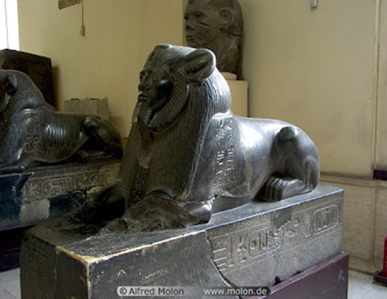 ? Comment le « Sphinx » s’est-il déplacé entre les époques et les civilisations et comment sa forme a-t-elle évolué 1----566
