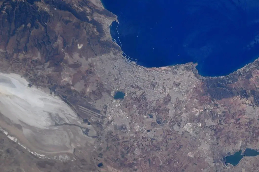 رائدة فضاء إيطالية تنشر صورا رائعة للجزائر من الفضاء 1--13