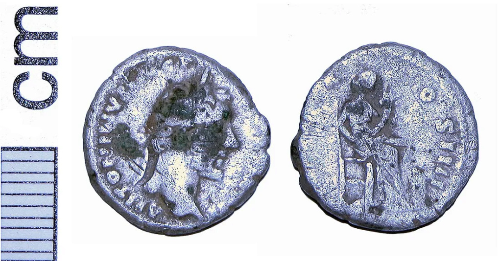 Deux pièces d'argent datant de l'Empire romain ont été trouvées sur une île isolée 1--1380