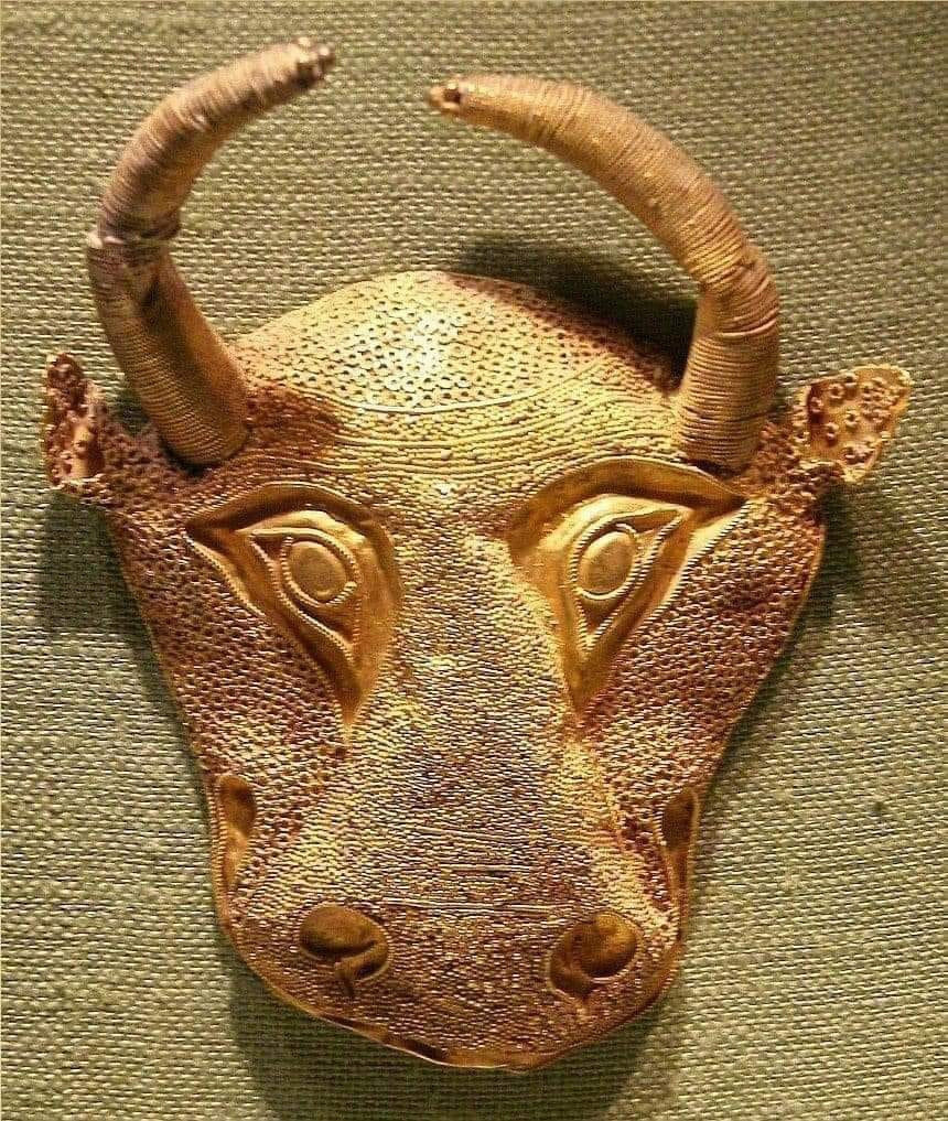 Head of a bull from the Median civilization dating back to 678 BC 1--316