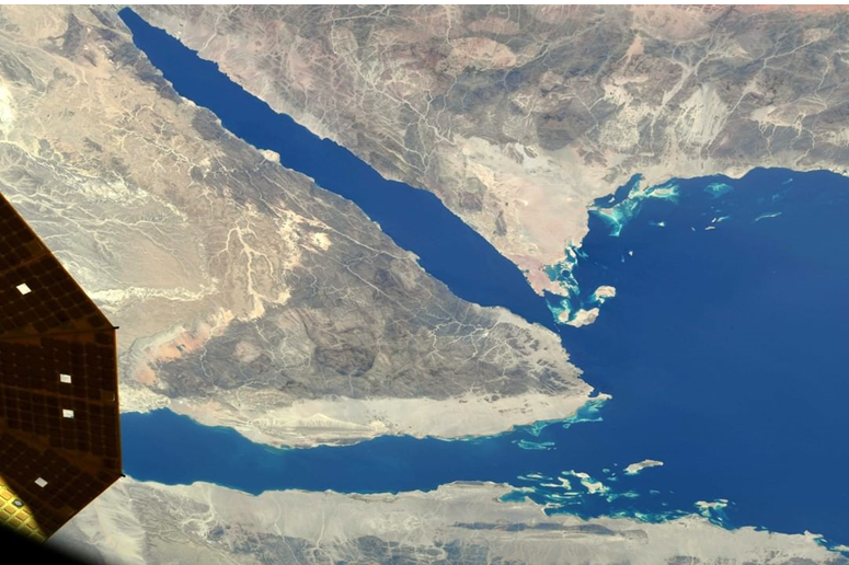 سحر وروعة شبه جزيرة سيناء والبحر الأحمر من محطة الفضاء الدولية..  1-2629