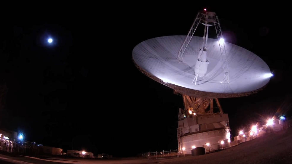 Les astronomes ont capté huit mystérieux signaux radio de l'espace 1-736