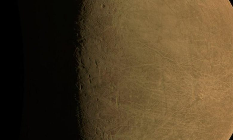 NASA spacecraft reaches closest point to Jupiter's moon Europa 11324