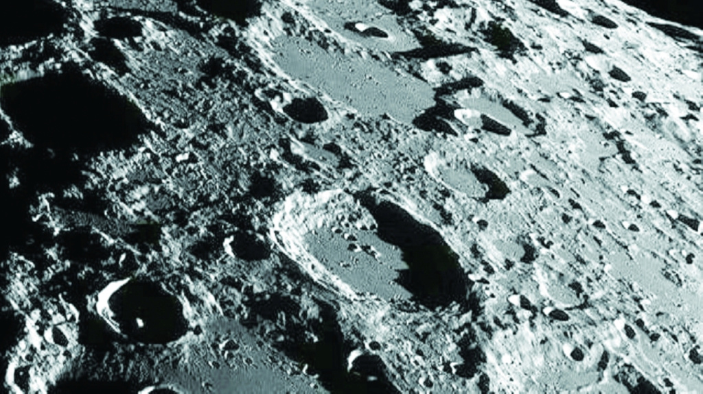 علماء صينيون يعثرون على عينات من اليورانيوم في الصخور القمرية 11391