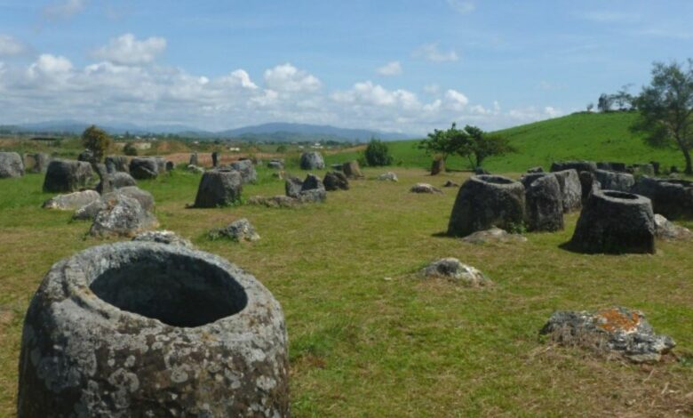 La découverte de 65 jarres géantes en pierre datant du IVe siècle avant JC 13-456