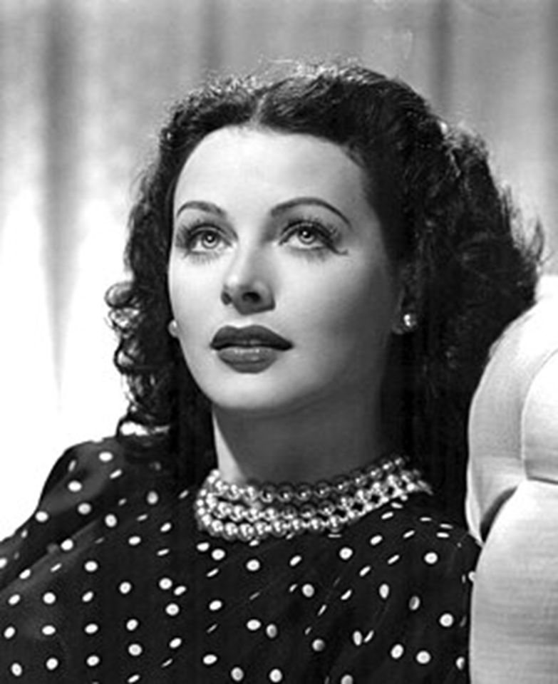 ?Qui est Hedy Lamarr, la jeune fille hollywoodienne dont l'invention a été à l'origine des systèmes de communication sans fil modernes  13-499