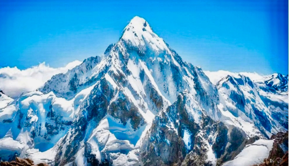 أخطر 10 جبال في العالم 1563