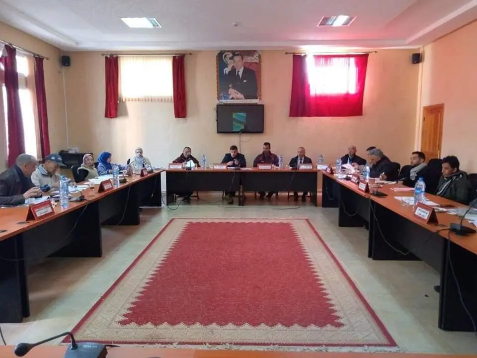 Le groupe Ait Baha conclut une convention de partenariat avec une association spécialisée pour le téléchargement du caractère officiel de la langue amazighe. 1592