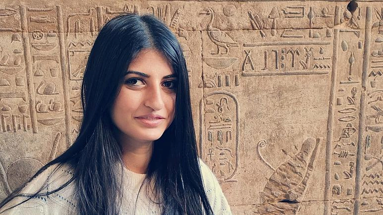 مصرية تعكف على تدريس اللغة الهيروغليفية من أجل إحياء "تراث الأجداد 4063