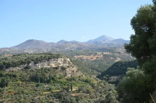 Exploring Western Crete's Archaeological Treasures 7010