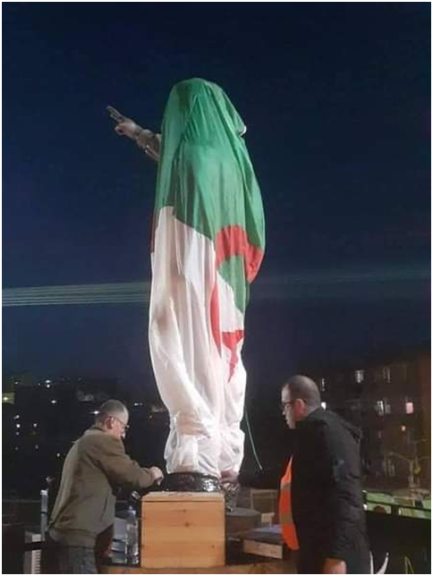 تنصيب تمثال المناضل الامازيغي المغتال معطوب لوناس بقلب مدينة تيزي وزو بالجزائر 874