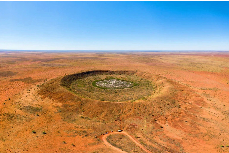 عمرها 100 مليون عام وقطرها 5 كلم.. اكتشاف أكبر فوهة نيزكية في أستراليا Aoa10
