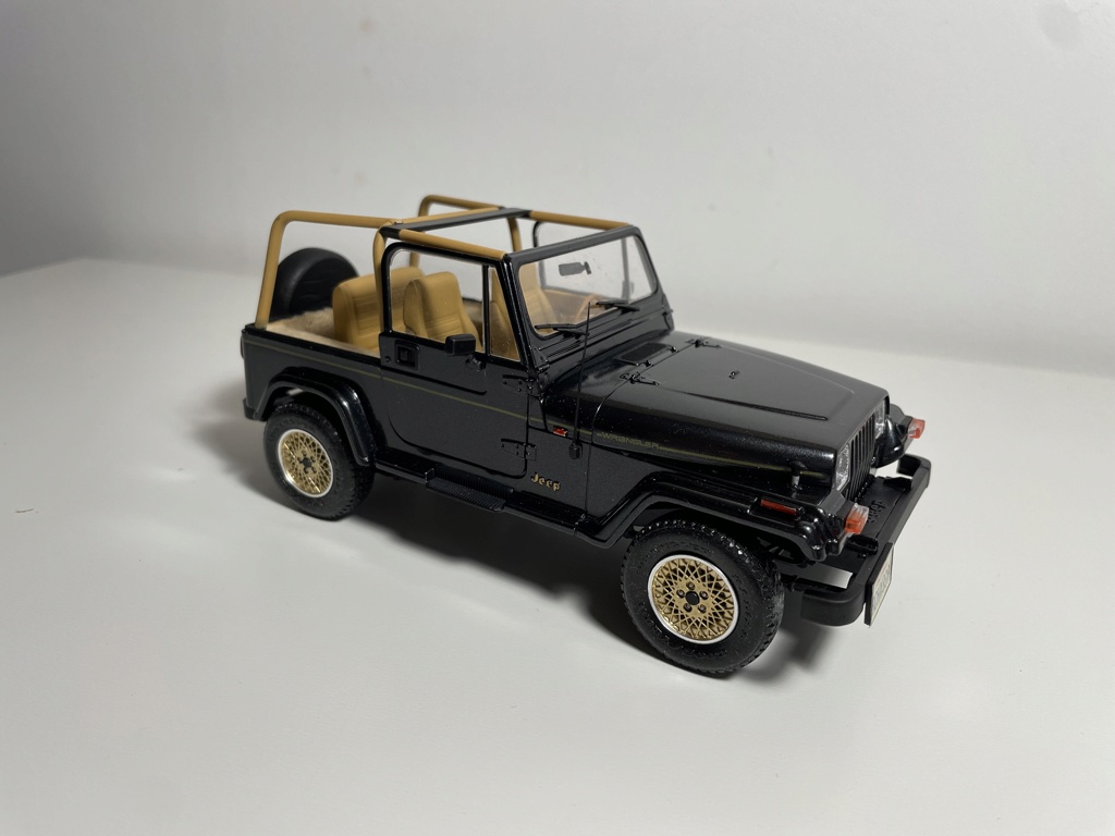 Jeep Wrangler Limited Tamiya 1/24 - Page 5 Img_1311