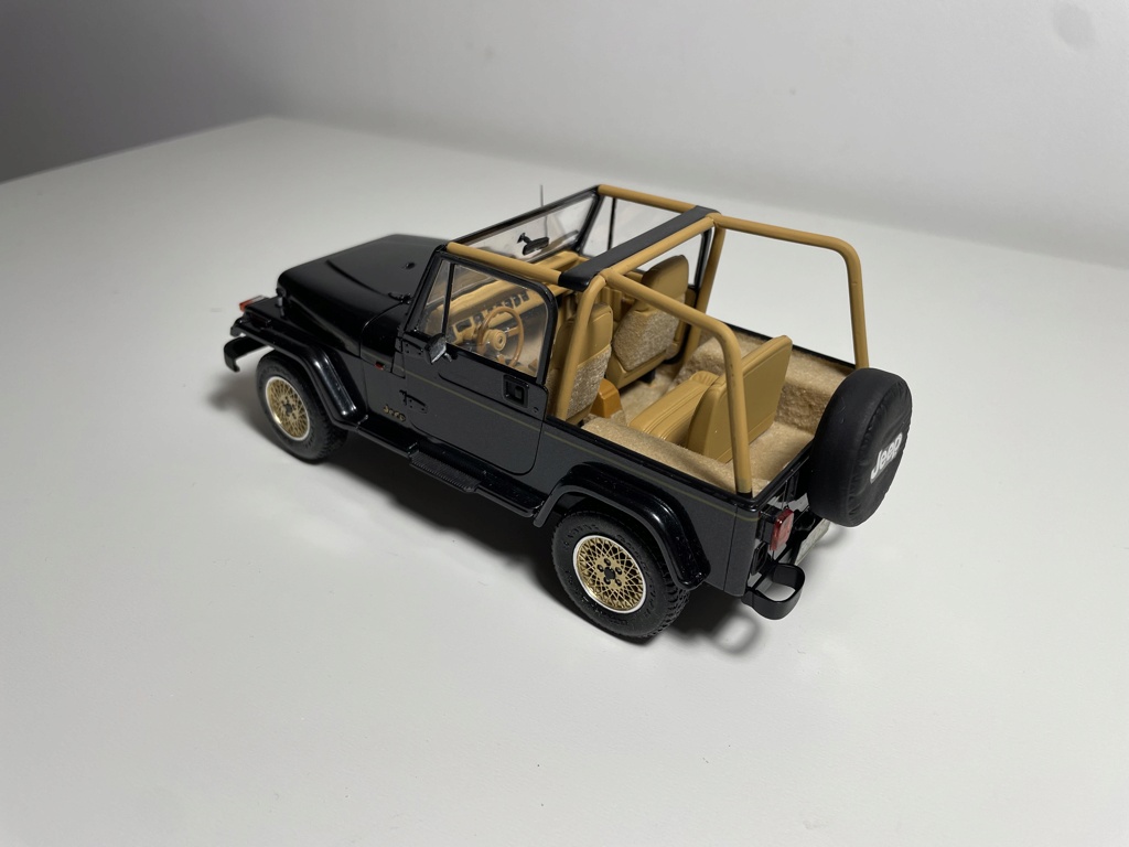 Jeep Wrangler Limited Tamiya 1/24 - Page 5 Img_1315