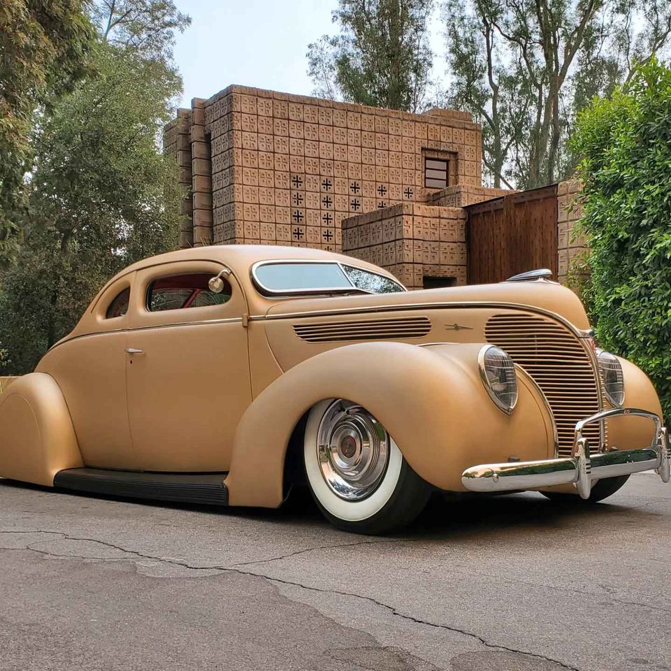 1938 Ford Deluxe Coupe - Roger Castillo 41381010