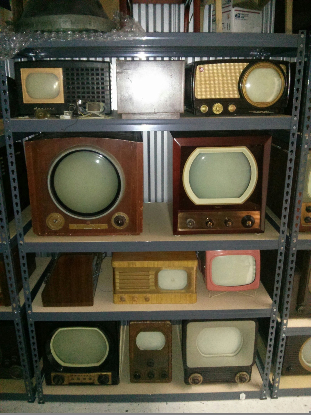 Téloches.... Vintage televisions - 1940s 1950s and 1960s tv - Page 4 41935811