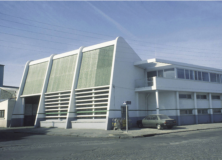 LORIENT - France architecture recnstruction 50s 60s Screen54