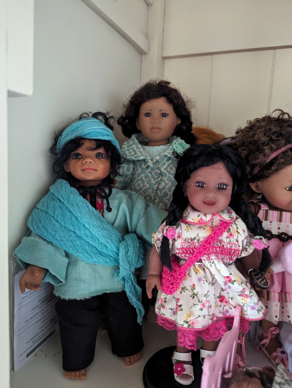 Petites poupées ethniques  Pxl_2013
