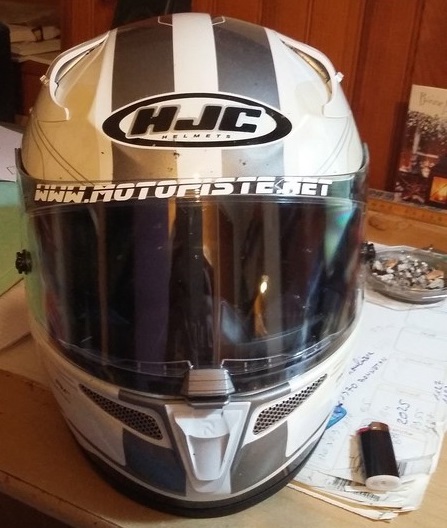 On porte les couleurs MOTOPISTE ! et vous? Casque10