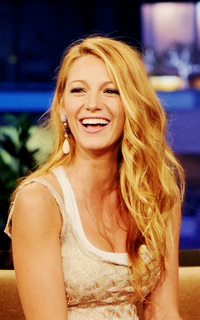 BLAKE LIVELY 01471011